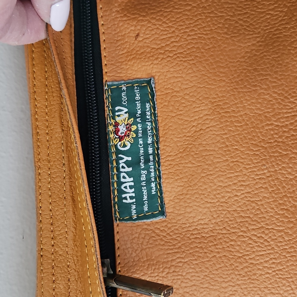 HAPPY COW FIONA AUSTRALIAN HIP BAG (New $181) - Picture 4 of 8